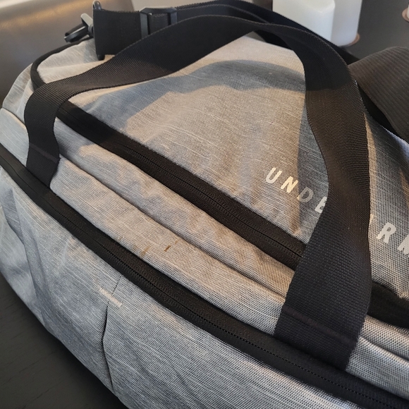 ✅✅ Under Armour Duffle Bag ✅✅ - Picture 3 of 13